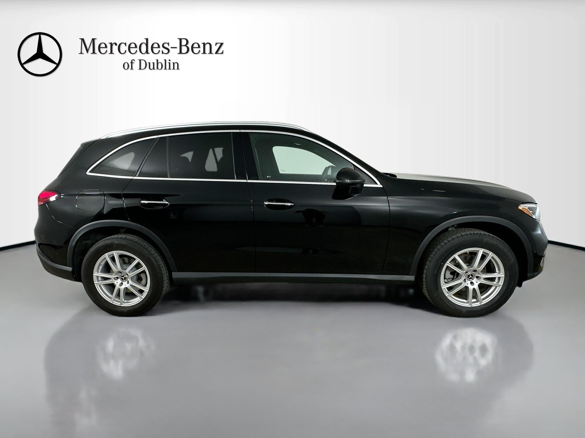 Used 2023 Black Mercedes-Benz GLC 300 image 4