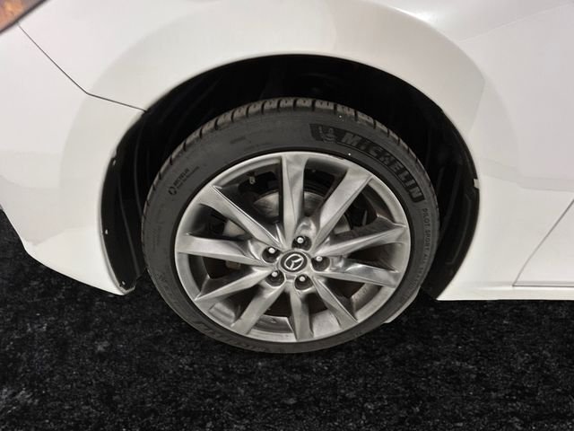 Used 2018 White Mazda Grand Touring image 27