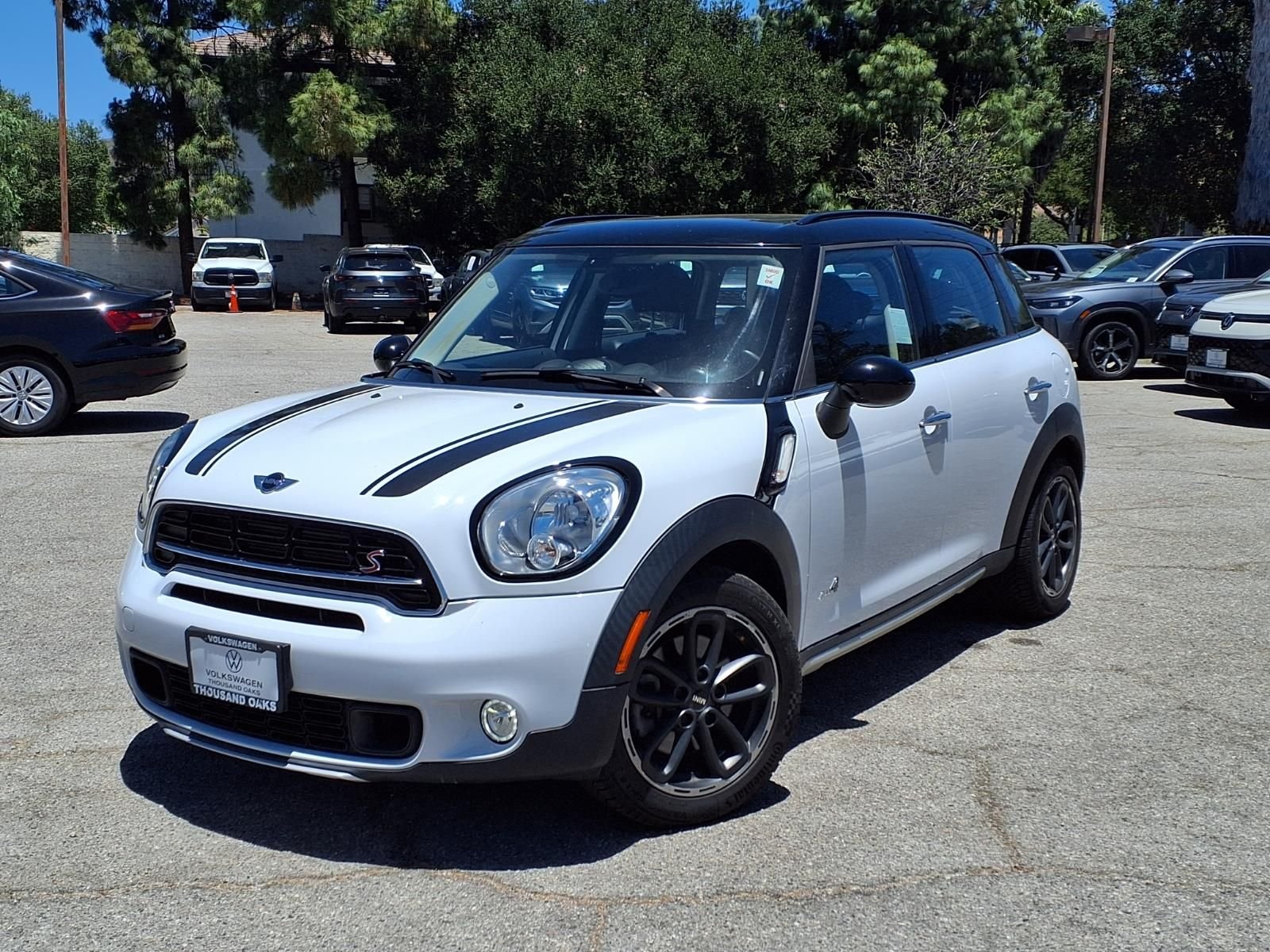 Used 2016 White MINI Base image 26