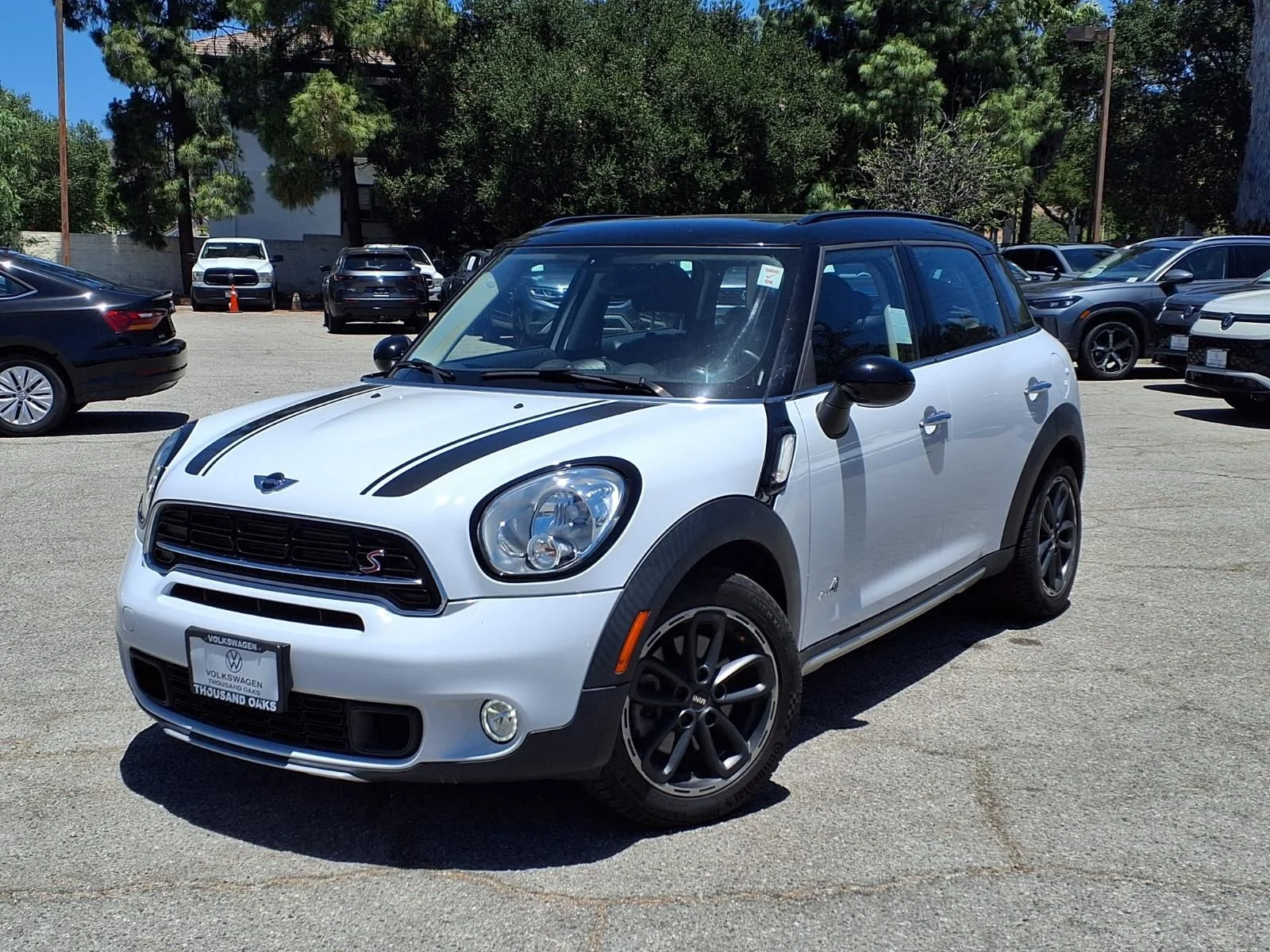 Used 2016 White MINI Base image 26