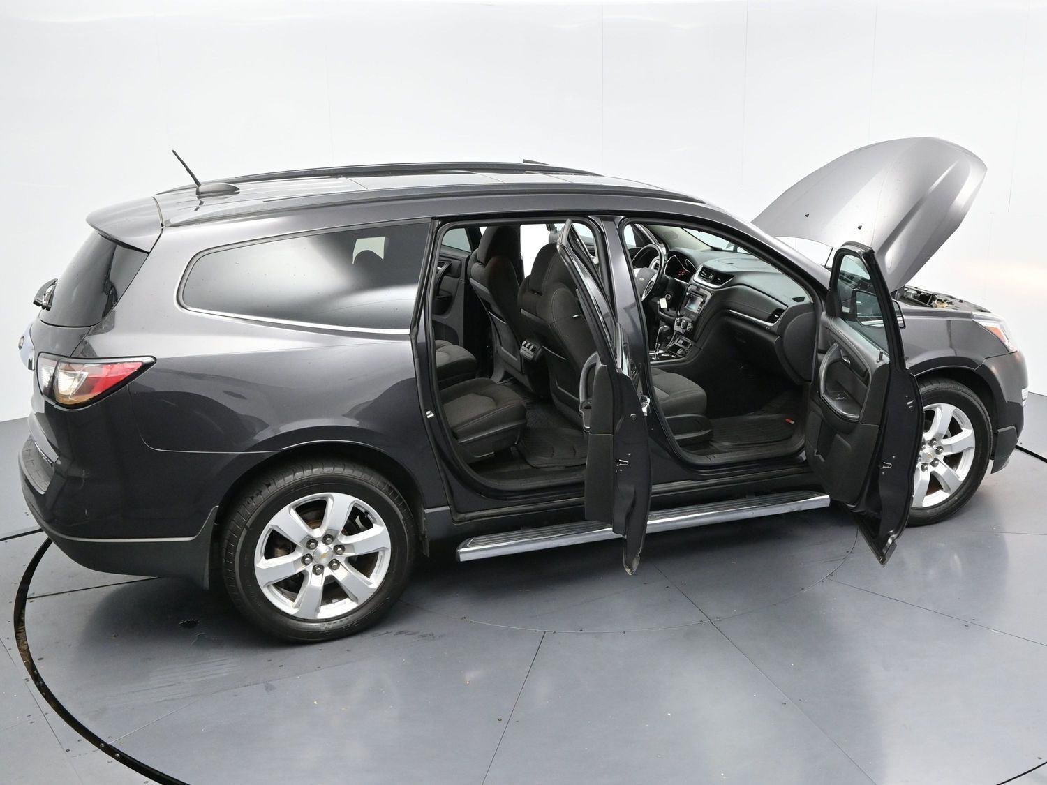 Used 2016 Tungsten Metallic Chevrolet LT image 39