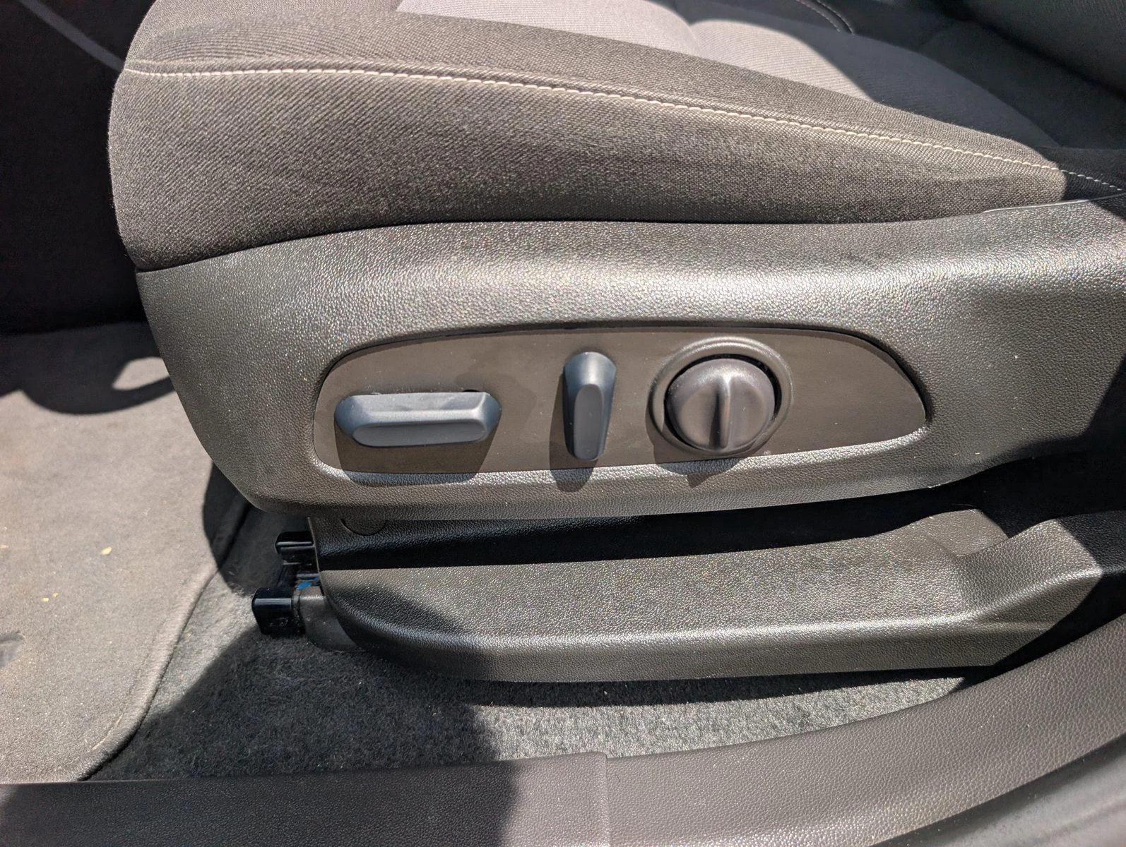 Used 2025 Black Chevrolet 2LT image 13