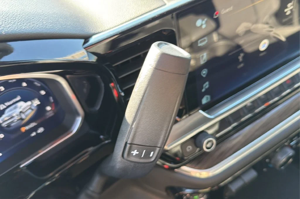 New 2026 Summit White Chevrolet LT (2FL) image 31