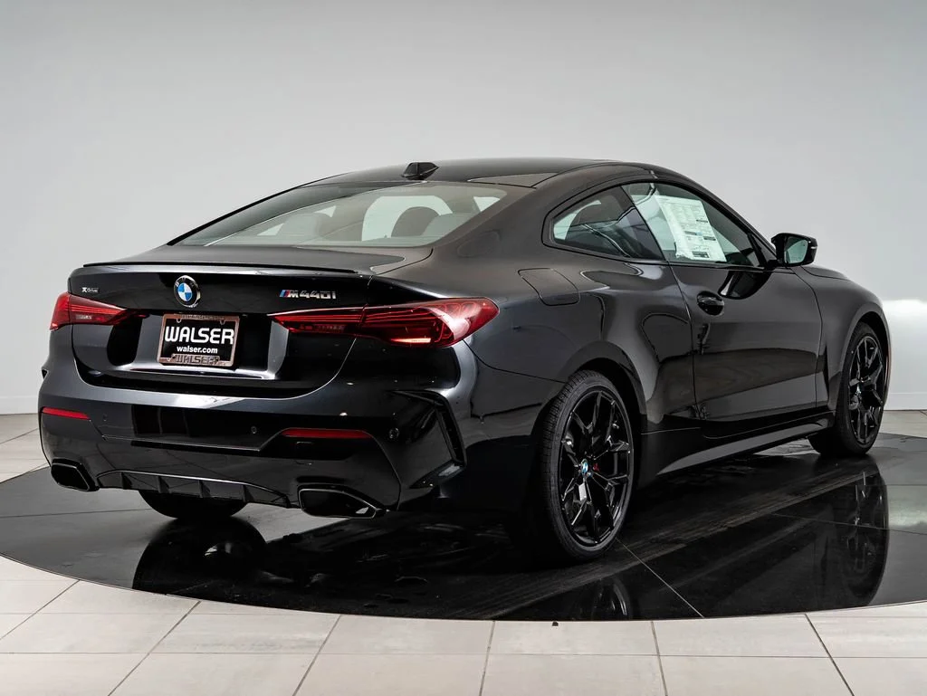 New 2027 Black Sapphire Metallic BMW M440i xDrive image 10