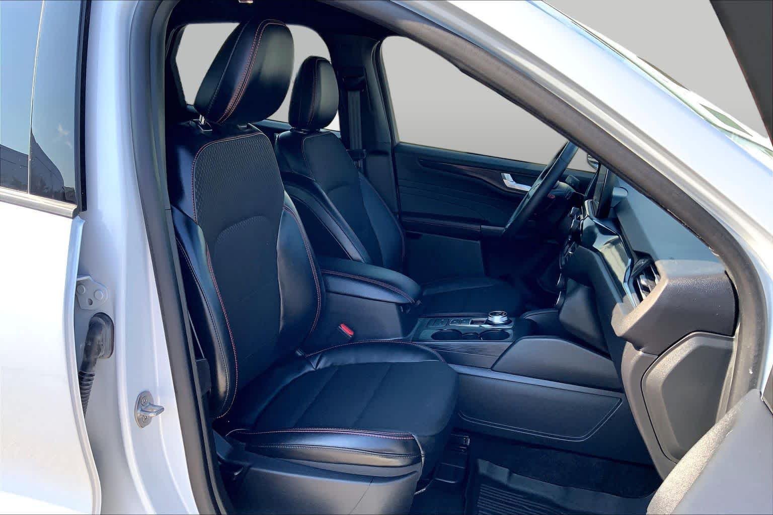 Used 2026 A3/SPACE SILVER Ford ST-Line image 9