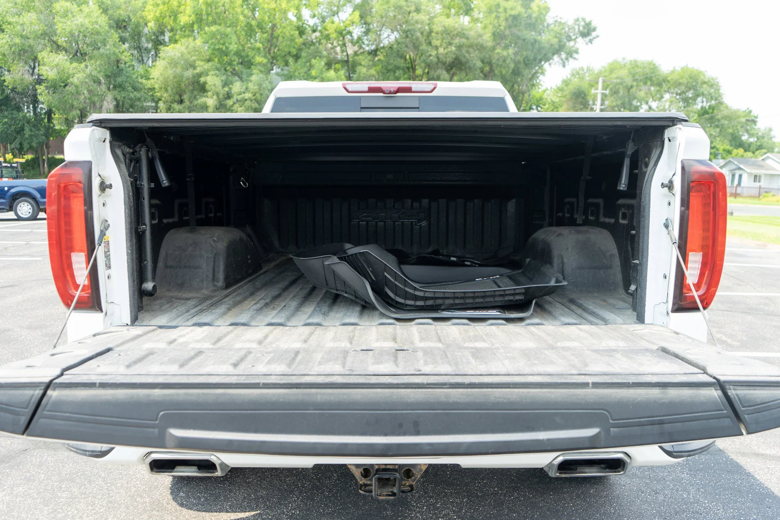 Used 2023 Summit White GMC AT4 image 10
