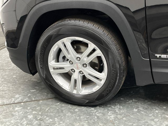 Used 2019 Ebony Twilight Metallic GMC SLE image 30