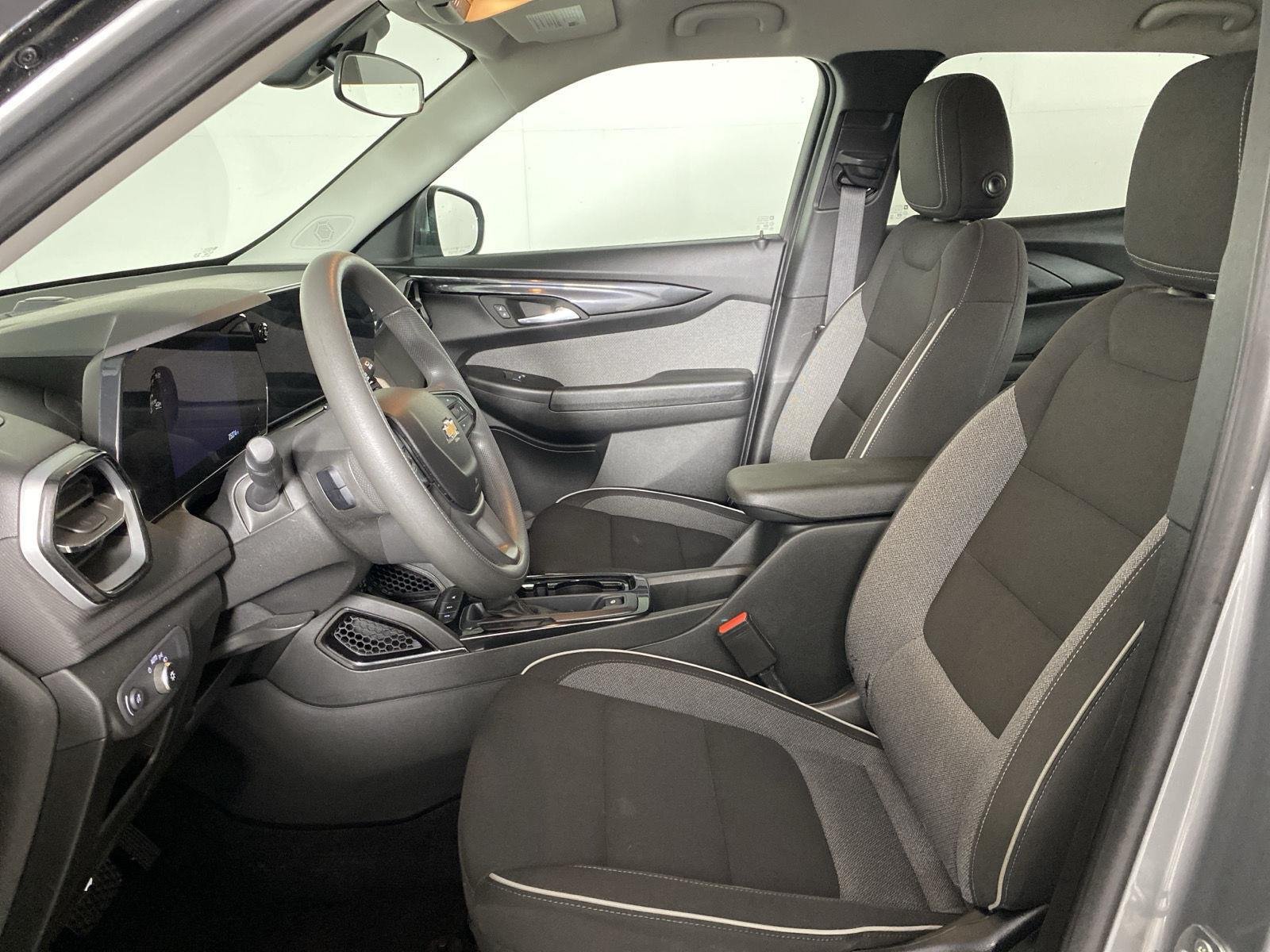 Used 2024 Sterling Gray Metallic Chevrolet LT image 10