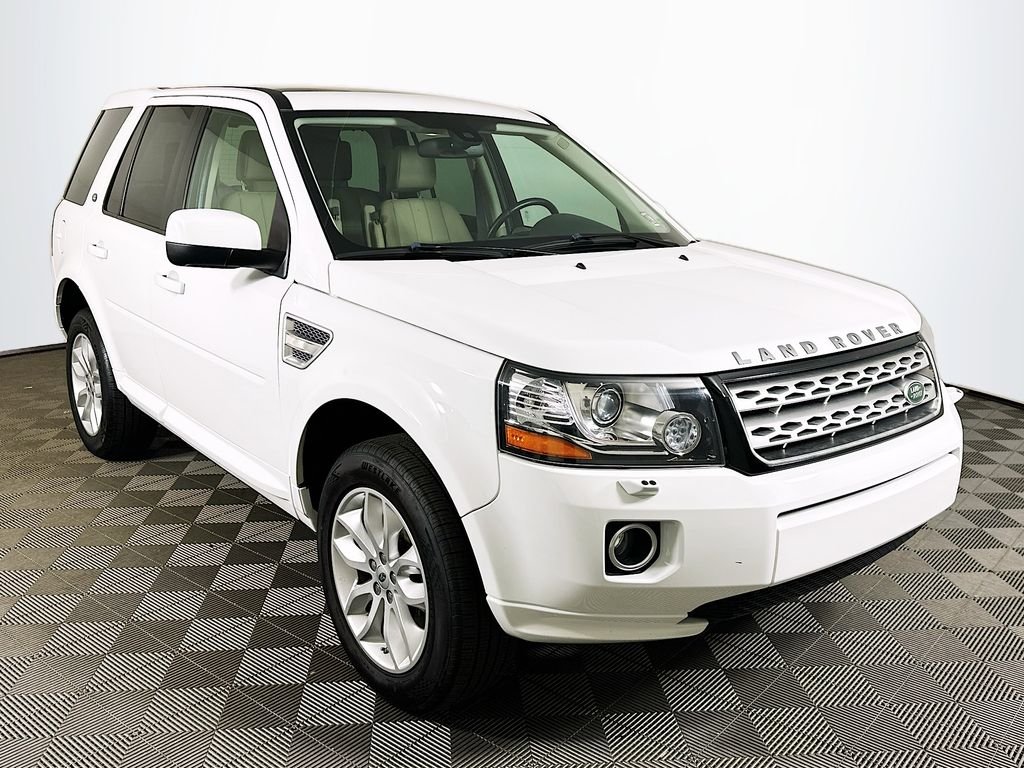 Used 2013 Fuji White Land Rover  image 3