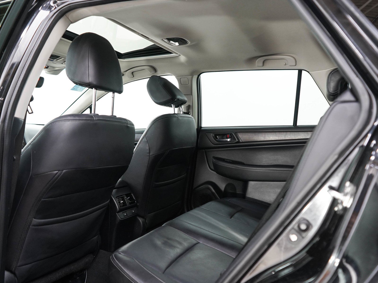 Used 2017 Crystal Black Pearl Subaru 3.6R image 19