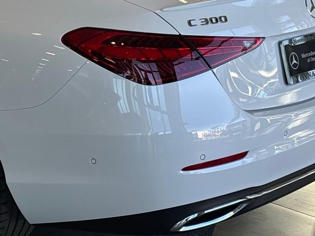 New 2026 MANUFAKTUR Moonlight White Metallic Mercedes-Benz C 300 image 6