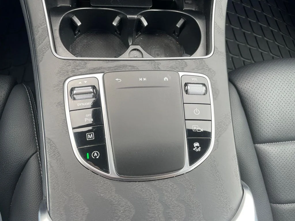 Used 2022 Black Mercedes-Benz GLC 300 image 13