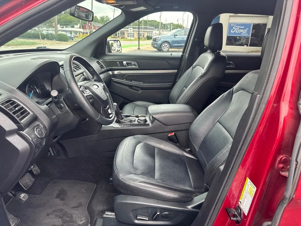 Used 2018 Red Ford XLT image 10