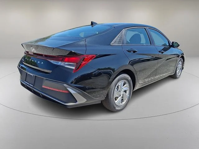New 2026 Black Hyundai SE image 7