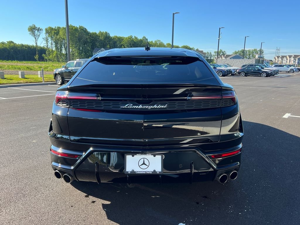 Used 2025 Black Lamborghini SE image 7