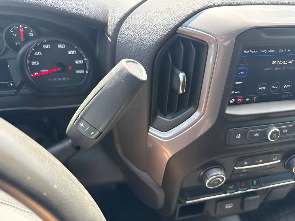 Used 2020 SHADOW GRAY METALLIC Chevrolet Custom image 15