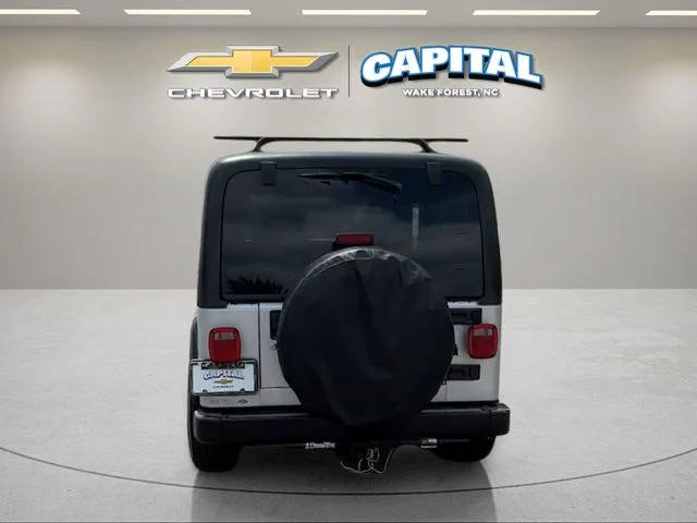Used 2006 Silver Jeep Unlimited image 5
