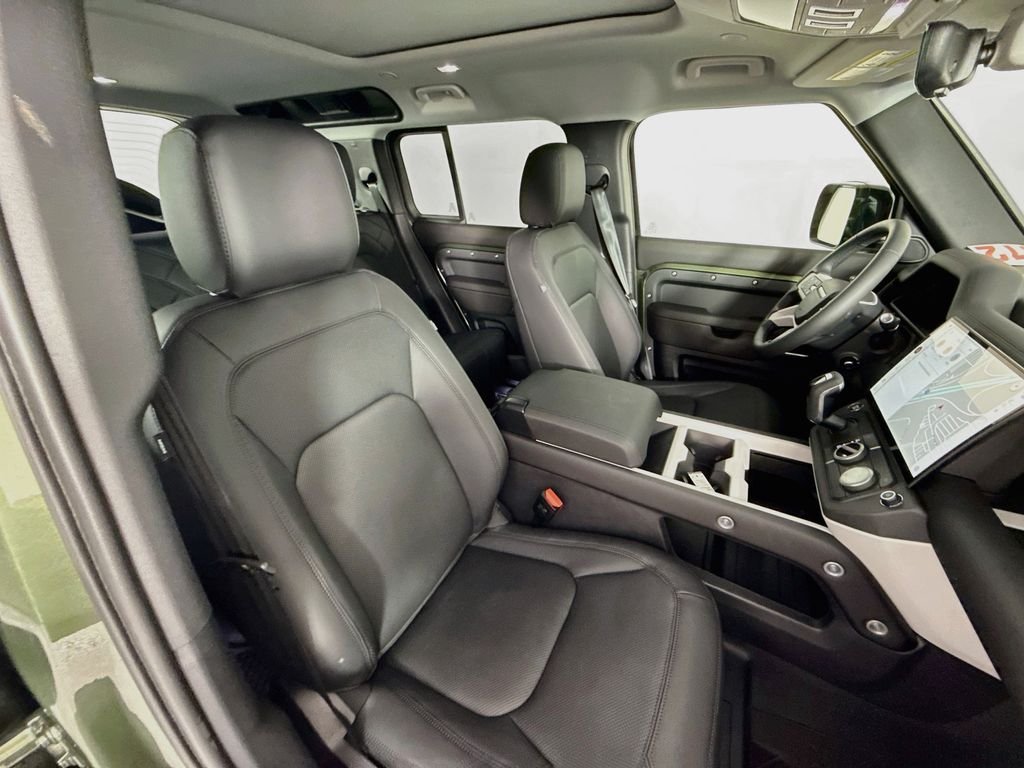 New 2026 Woolstone Green Land Rover S image 28