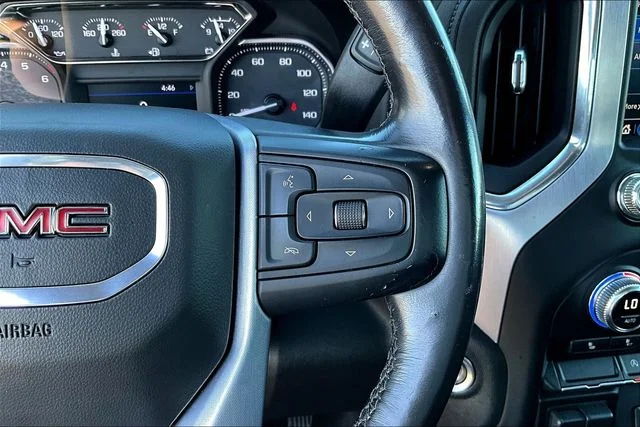 Used 2020 Black GMC SLE image 13