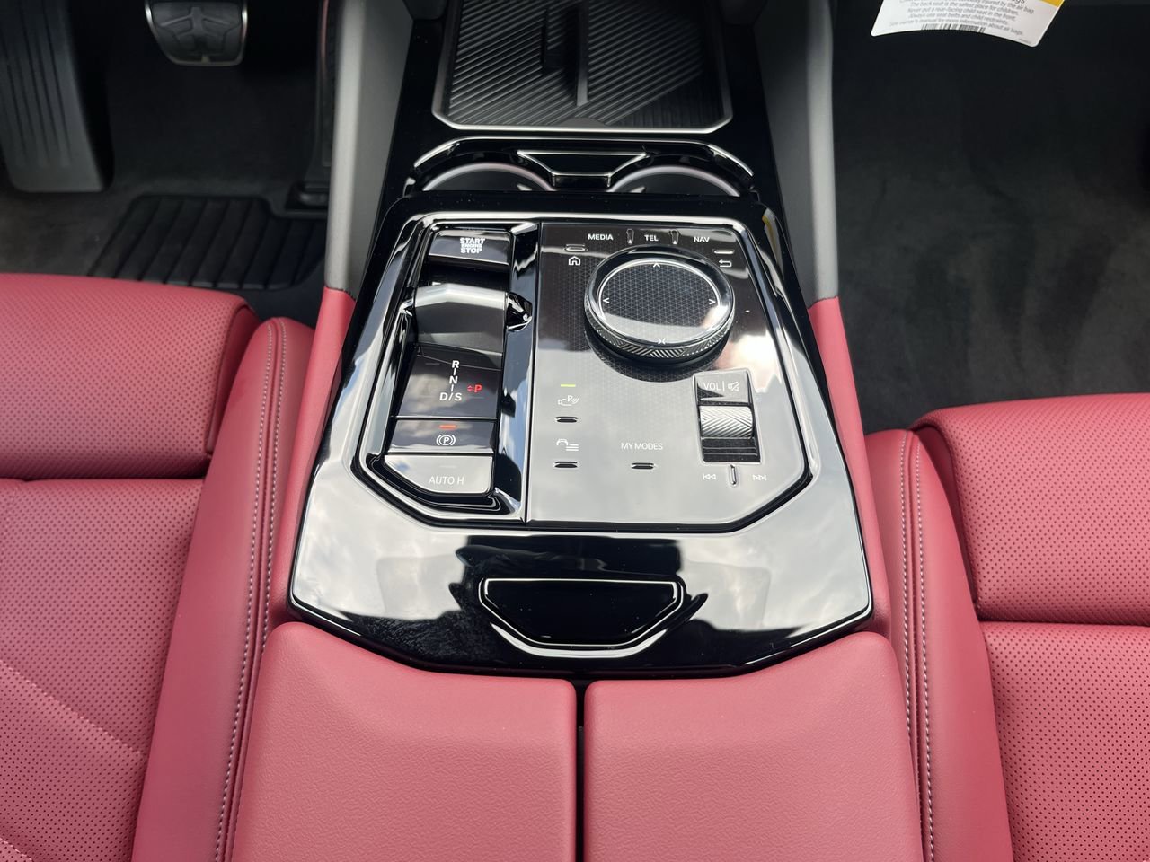 New 2026 Brooklyn Grey Metallic BMW 530i xDrive image 28