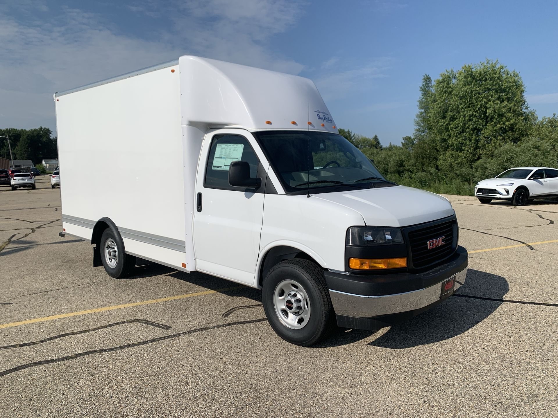 New 2025 Summit White GMC 1WT image 49