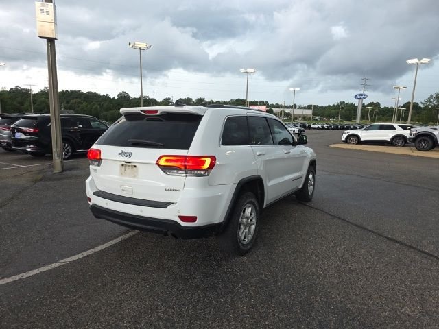 Used 2018 Bright White Clearcoat Jeep Laredo E image 3