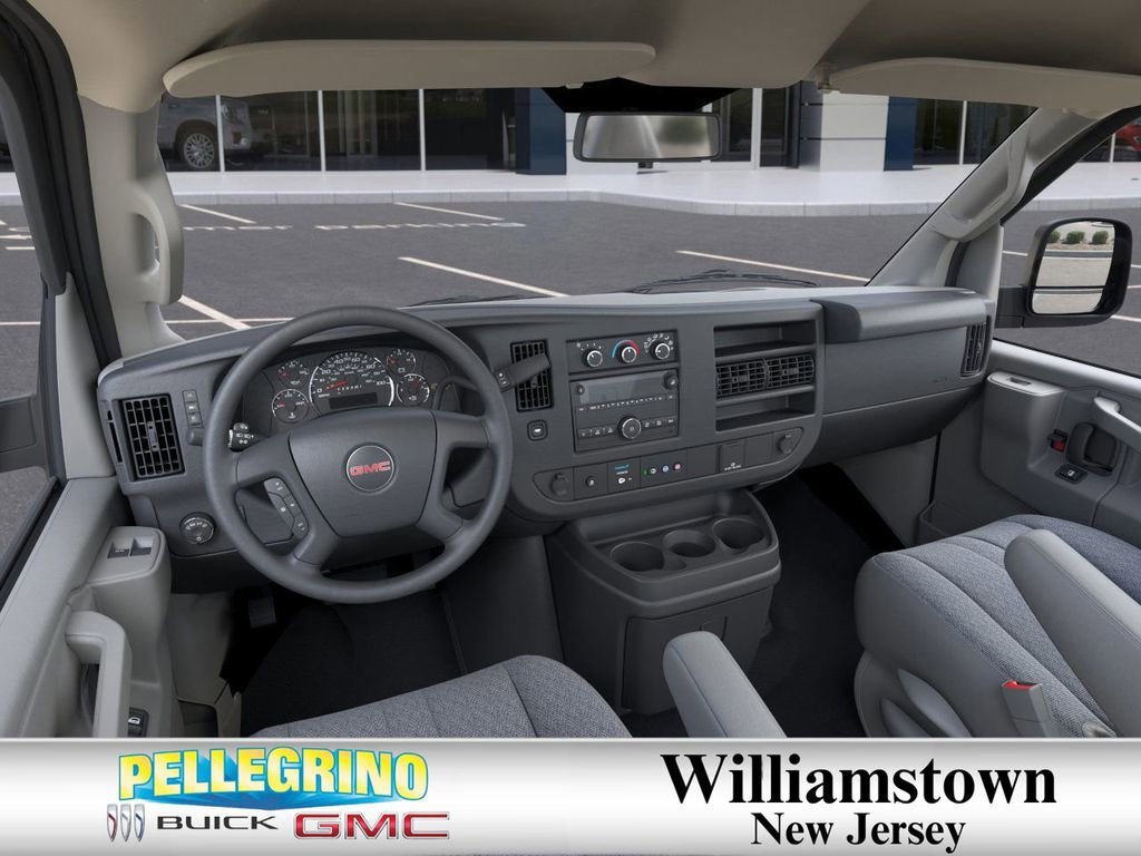 New 2025 Summit White GMC 1WT image 15