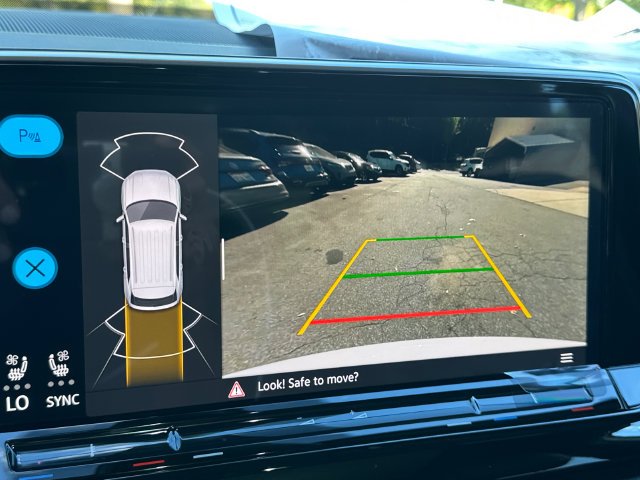 New 2026 White Volkswagen SE w/Technology image 29