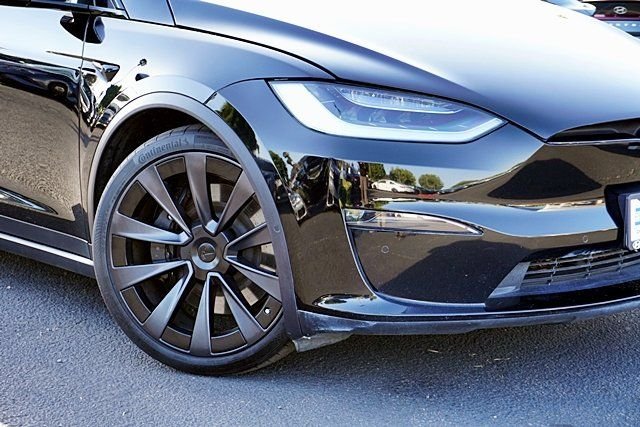 Used 2022 Black Tesla Plaid image 3