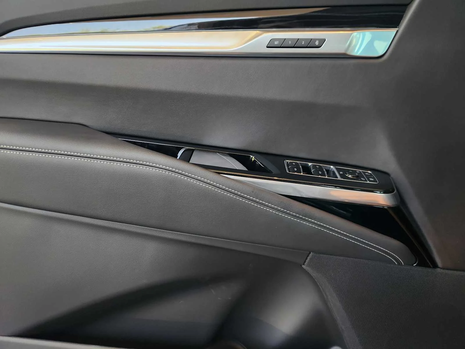 2026 Cadillac Escalade Sport - Photo 15