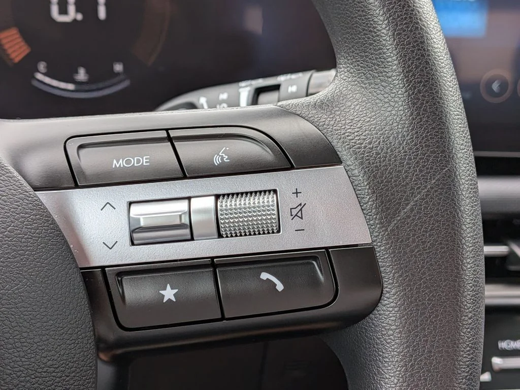 Used 2025 White Hyundai SE image 16