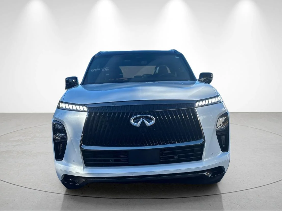 Certified Used 2026 Radiant White/Black Obsidian INFINITI AUTOGRAPH image 8