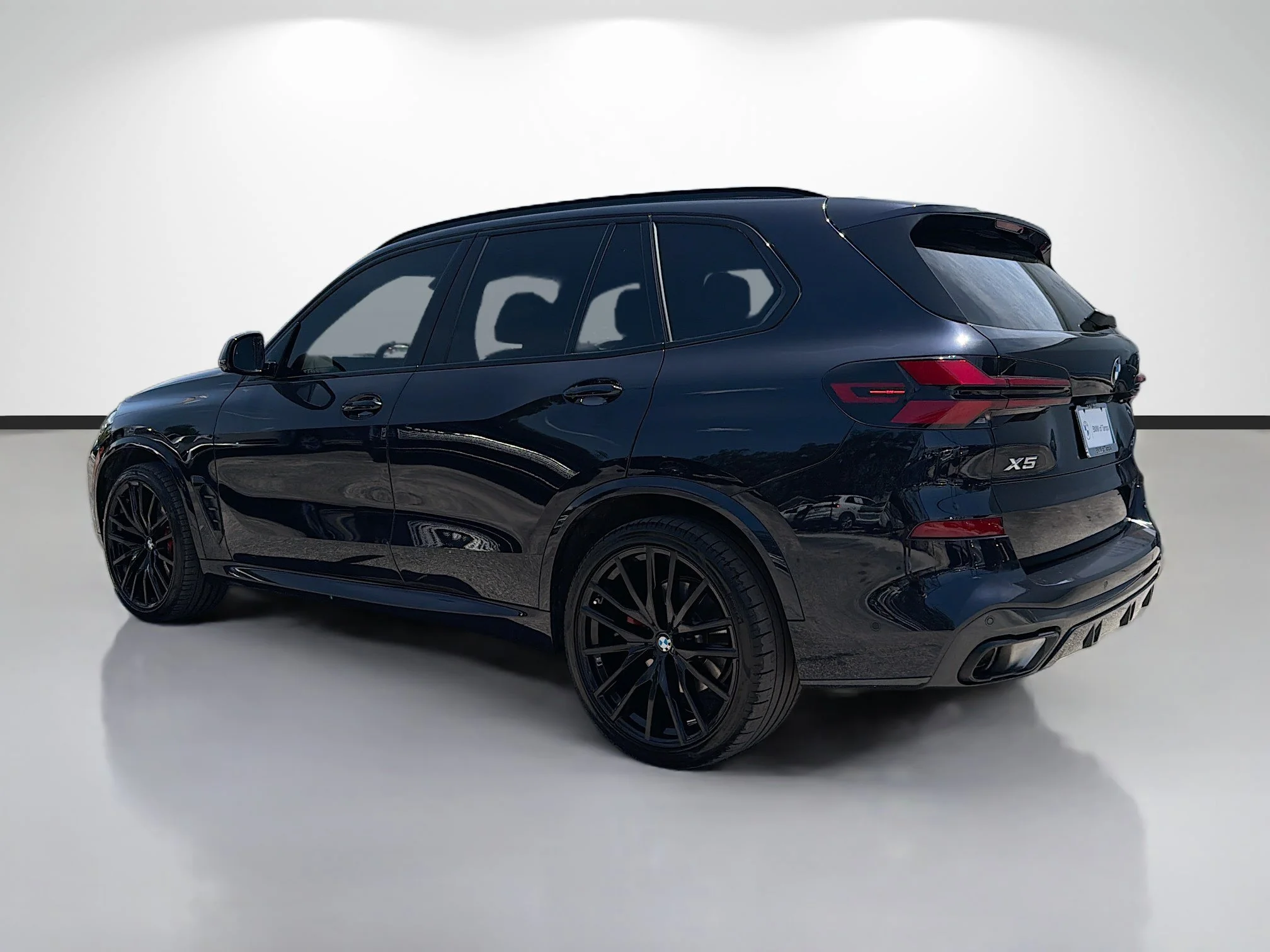 Certified Used 2025 Carbon Black Metallic BMW xDrive40i image 5