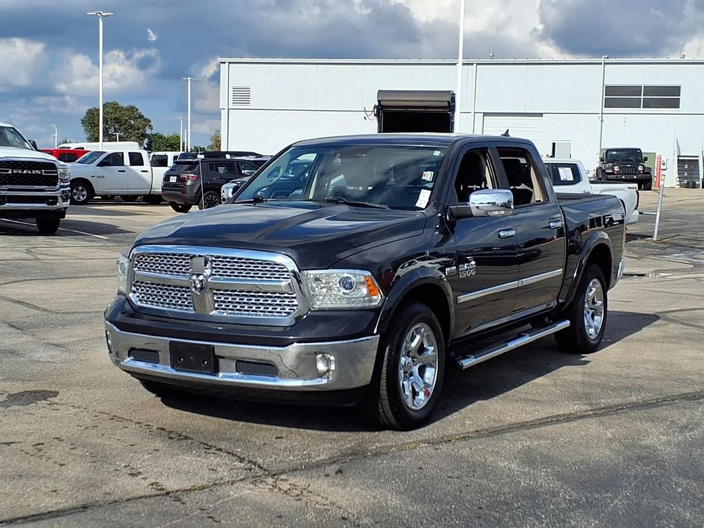 Used 2018 RAM Ram 1500 Pickup Laramie with VIN 1C6RR7NT3JS236521 for sale in Kansas City