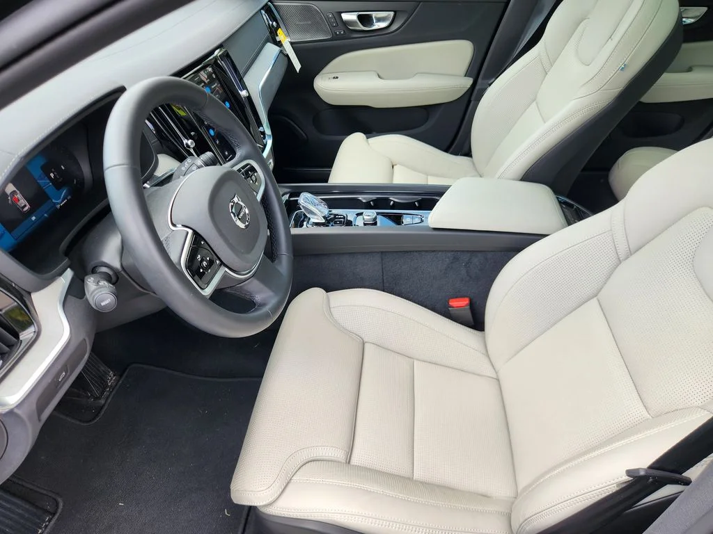 2026 Volvo V60 Cross Country Ultra - Photo 9