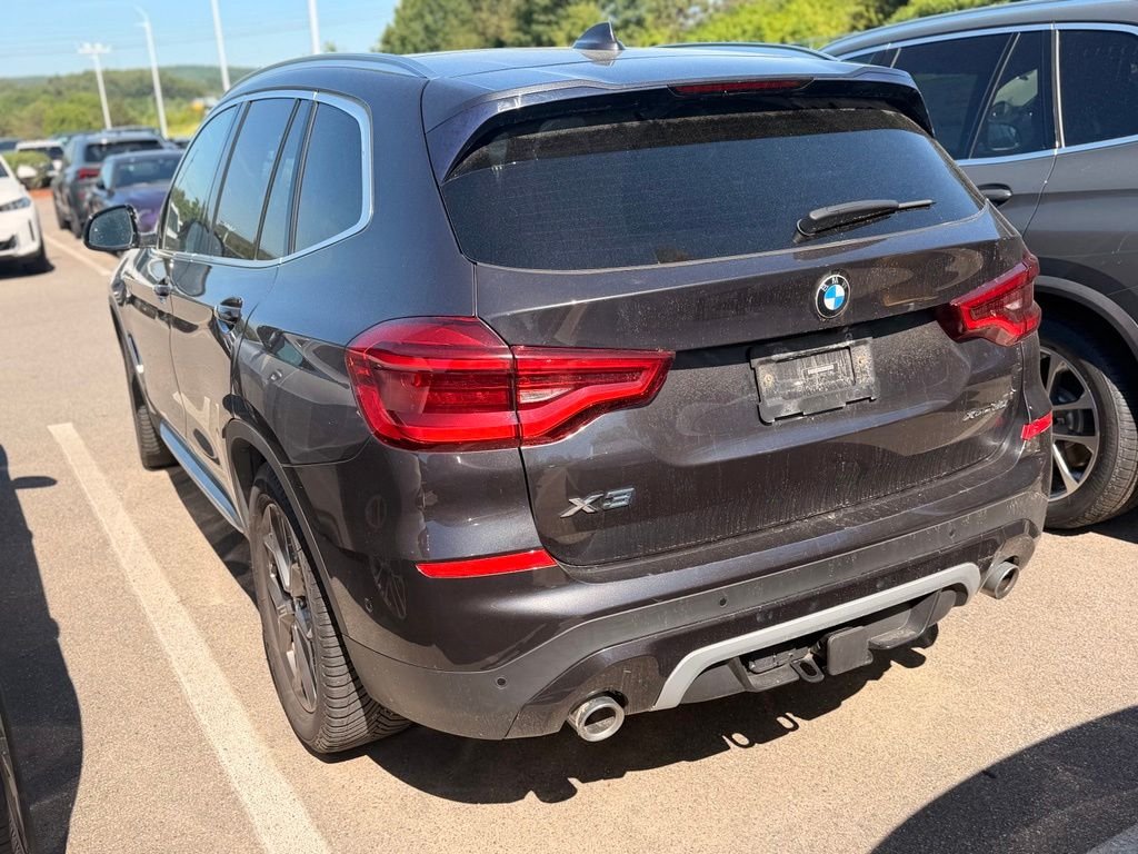 Used 2021 Dark Graphite Metallic BMW xDrive30i image 3