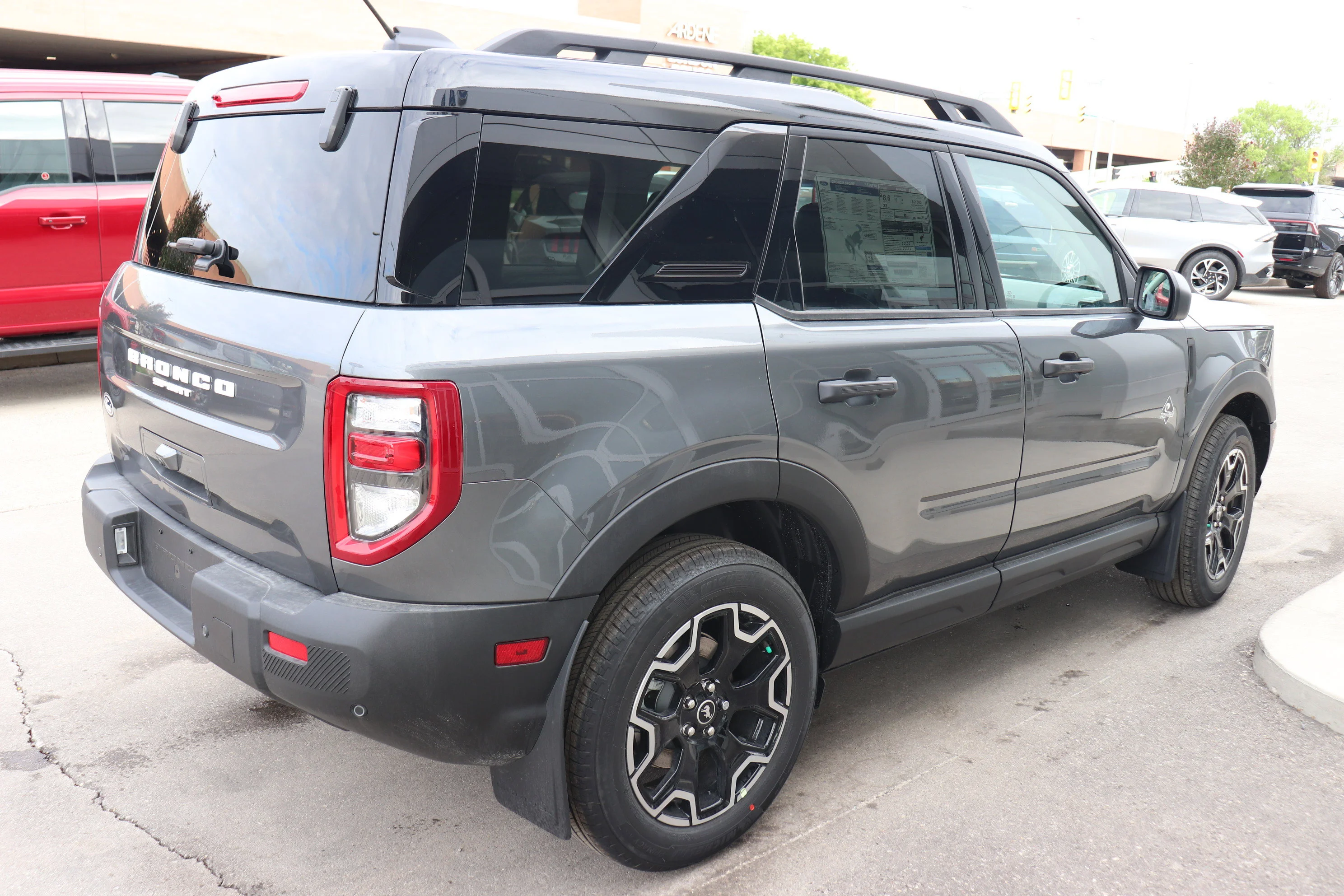 New 2026 CARBONIZED GREY Ford Outer Banks image 4