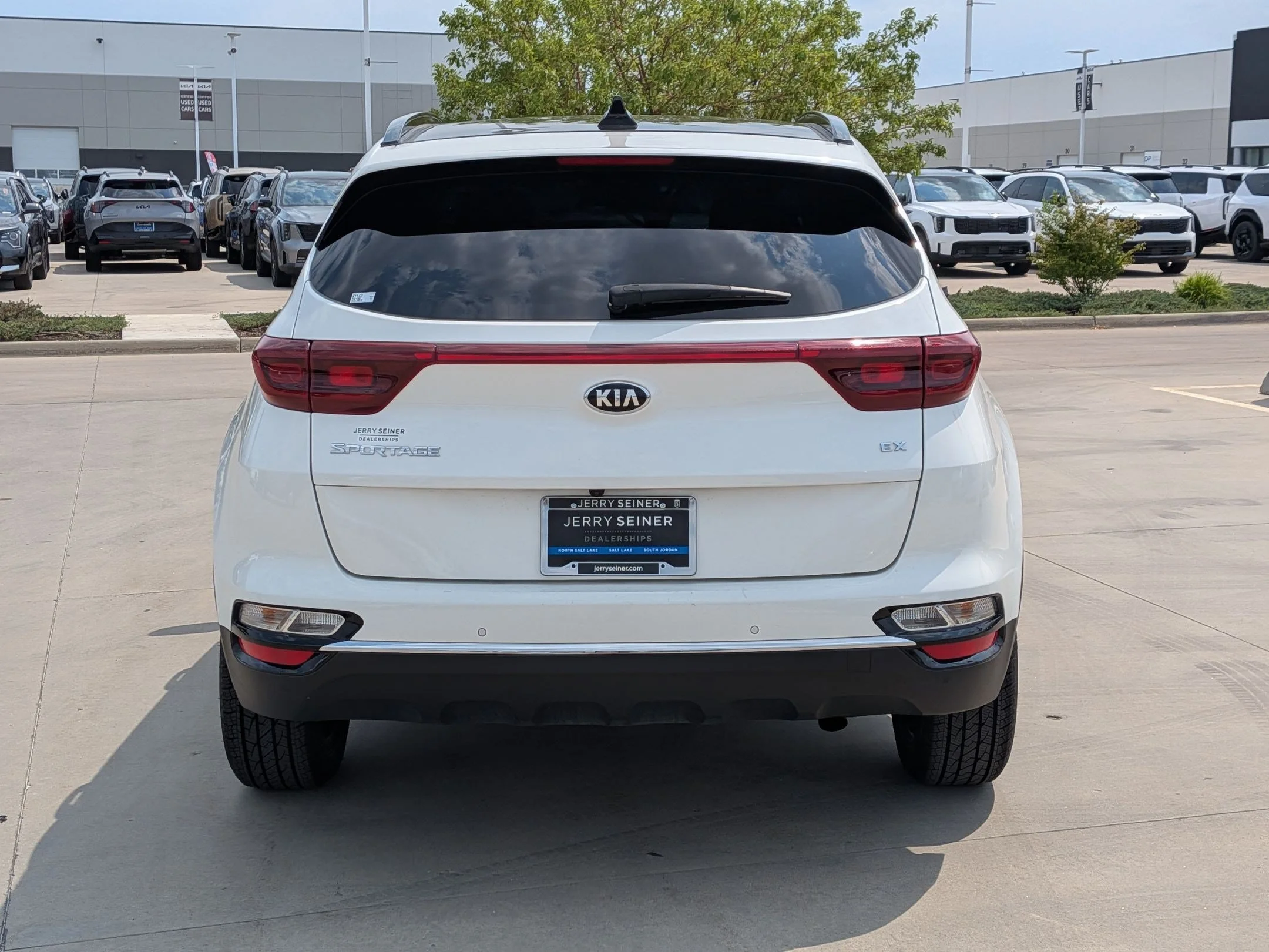 Used 2021 Snow White Pearl Kia EX image 4