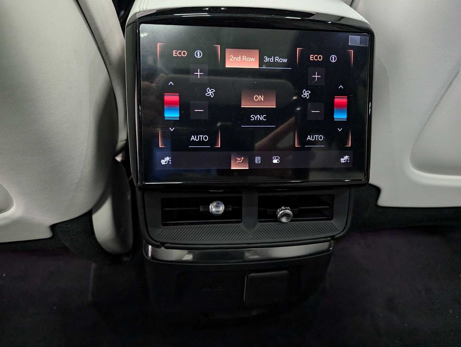 2026 Cadillac VISTIQ Sport - Photo 17