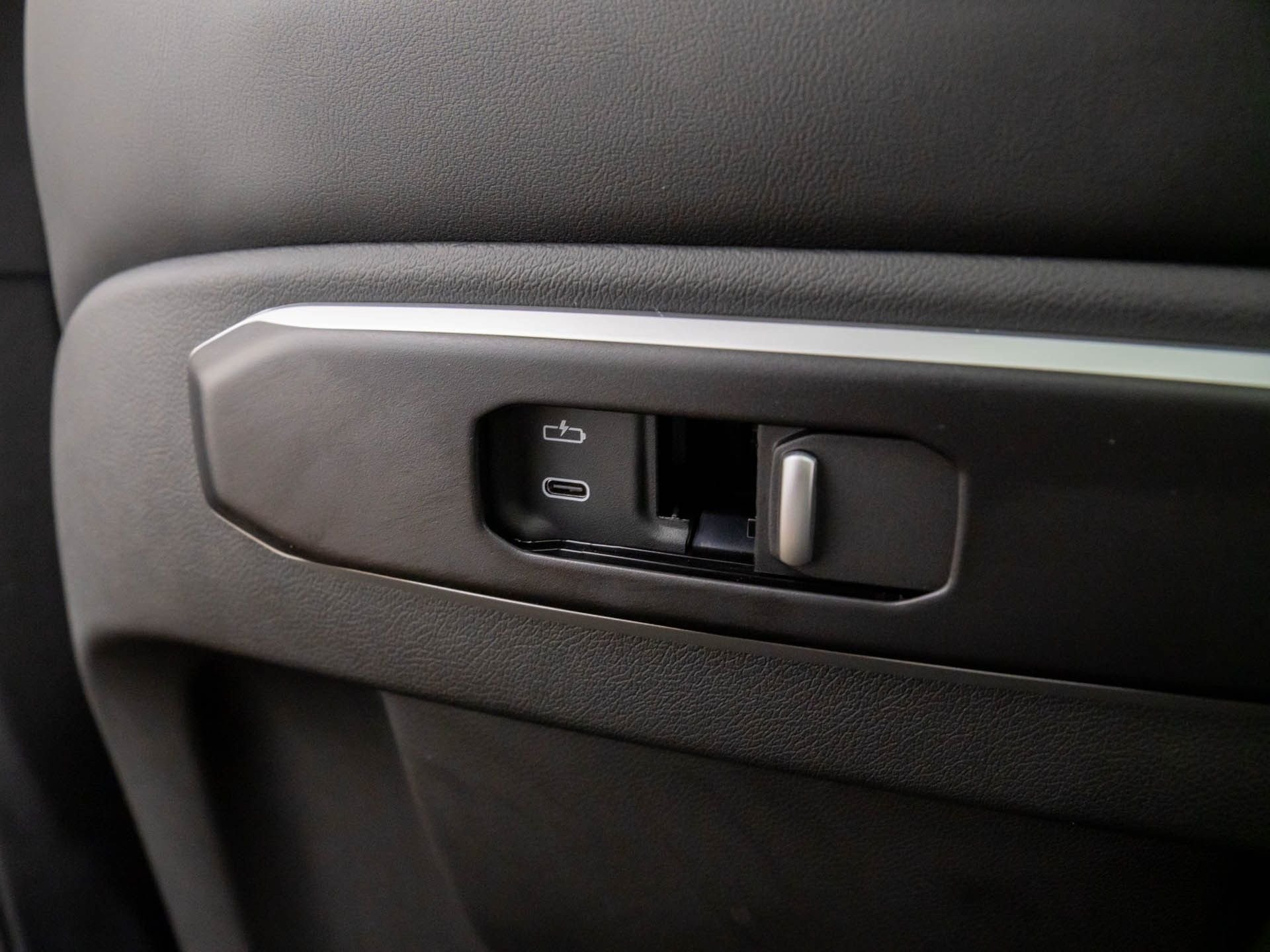 New 2026 Black Sapphire Metallic BMW xDrive50e image 20