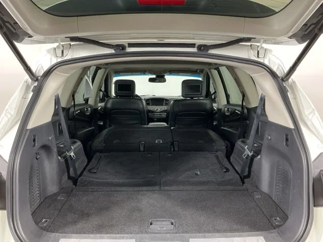 Used 2015 White INFINITI Base image 34