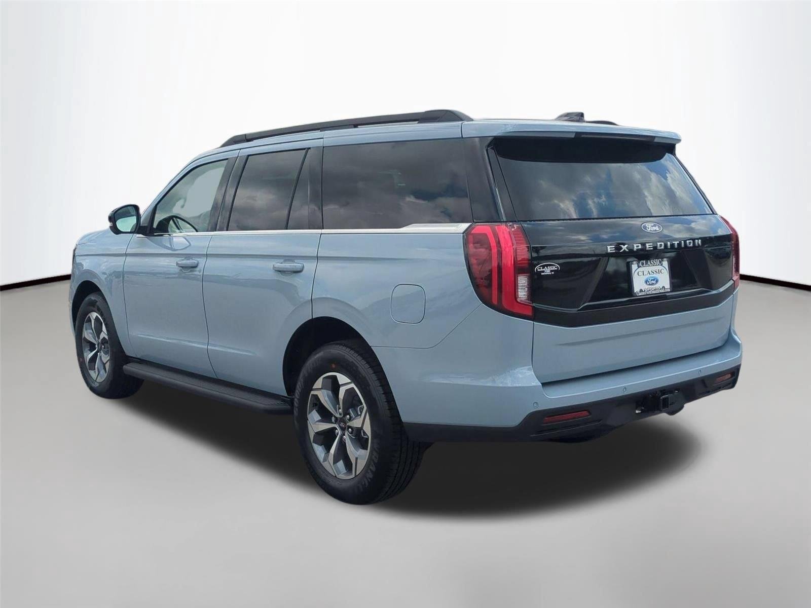 New 2027 Glacier Gray Metallic Tri-Coat Ford Active image 3