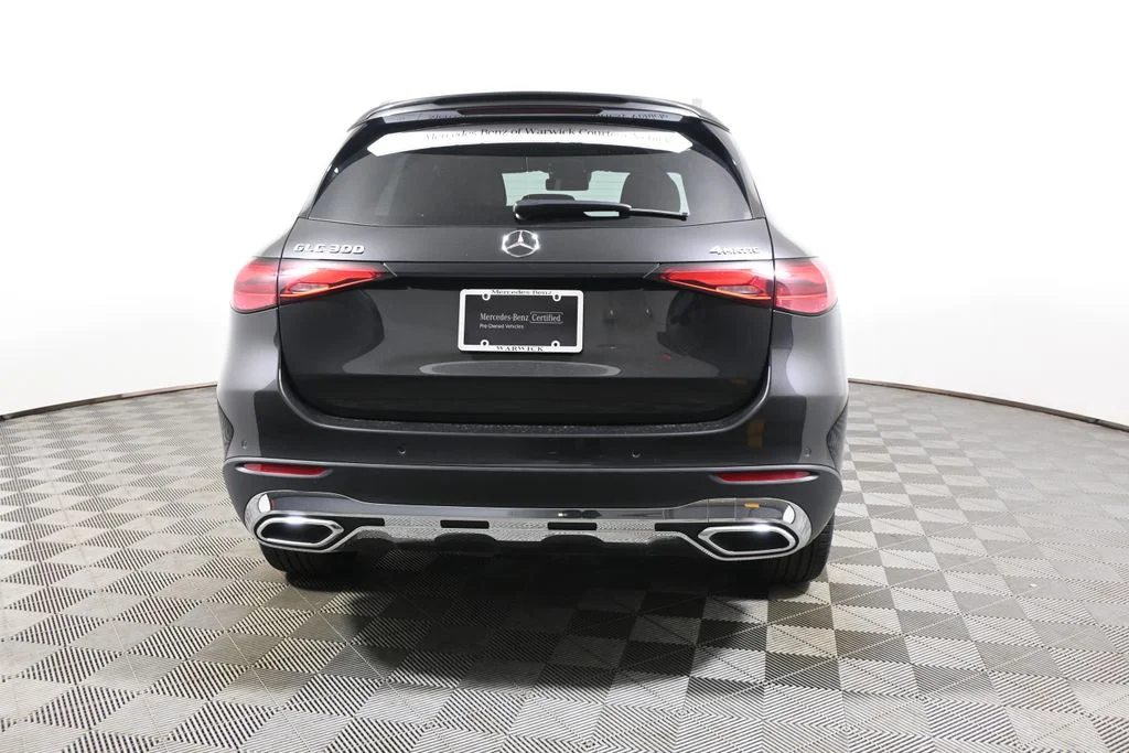 Used 2026  Mercedes-Benz GLC 300 image 6