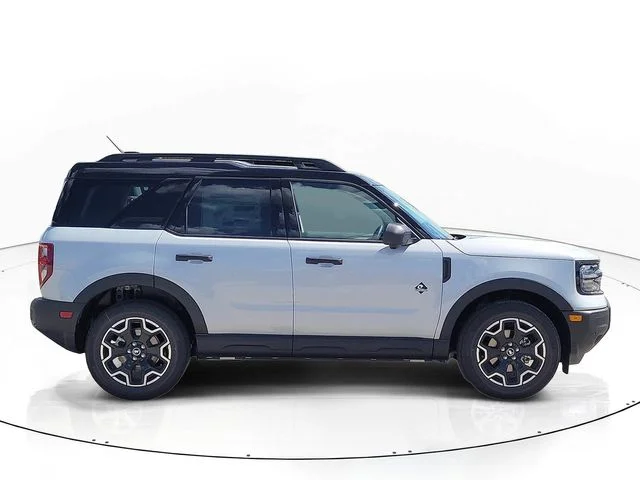 New 2026 White Metallic Ford Outer Banks image 4