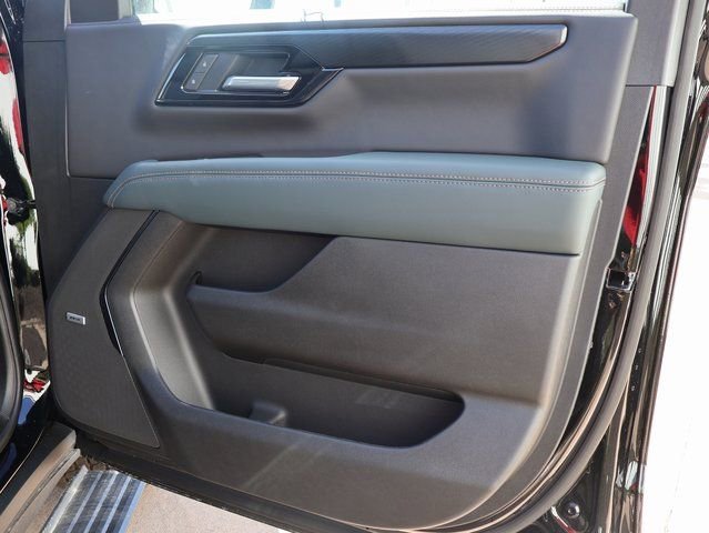 2026 GMC Yukon AT4 - Photo 10