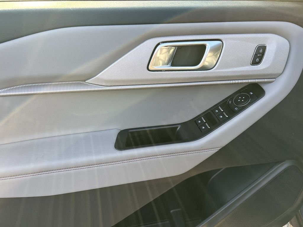 New 2026 Vapor Blue Ford Active image 16
