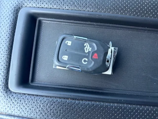 Used 2020 Onyx Black GMC Denali image 34