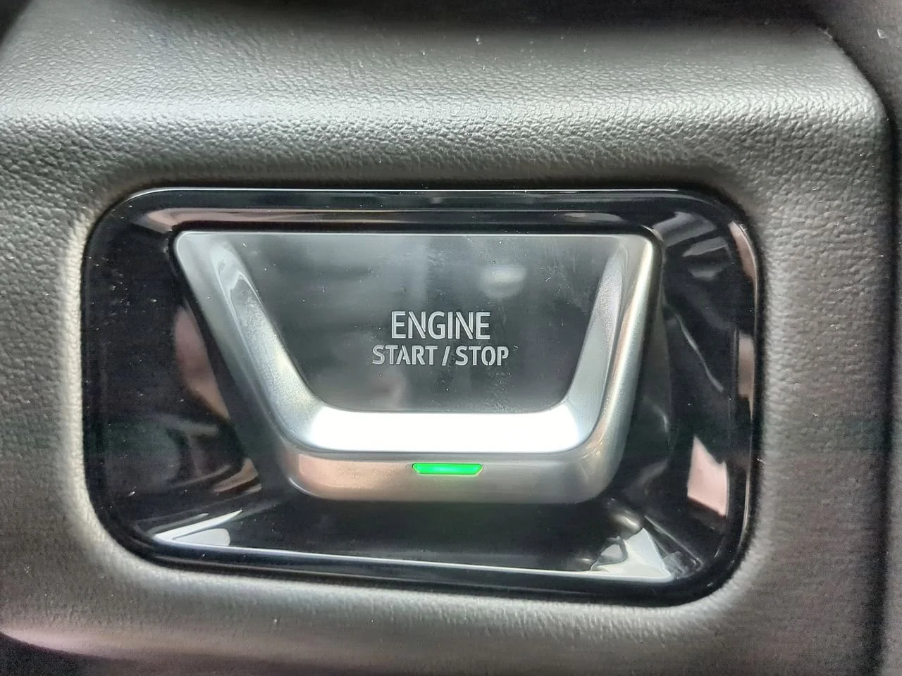 New 2026 Sterling Metallic GMC AT4 image 17