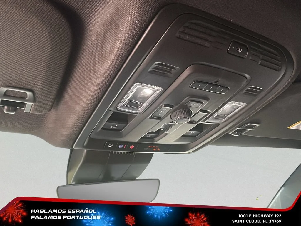 Used 2023 White Frost Tricoat GMC Denali Ultimate image 21