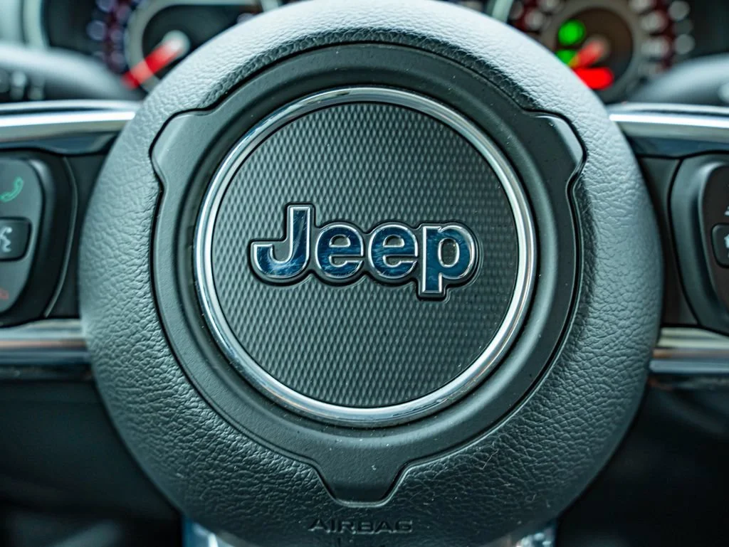 Used 2021 Black Clearcoat Jeep Mojave image 20